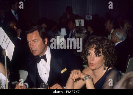 Natalie Wood und Ehemann Robert Wagner bei "A Little Romance" Weltpremiere Filmex öffnung Ehren Laurence Olivier in Century City, CA, 30. März 1979. Datei Referenz Nr. 1111 014 THA Stockfoto