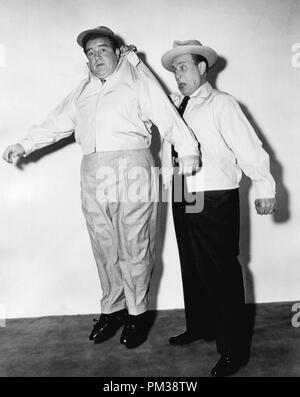 Bud Abbott und Lou Costello, circa 1945. Datei Referenz Nr. 1241 001 THA Stockfoto