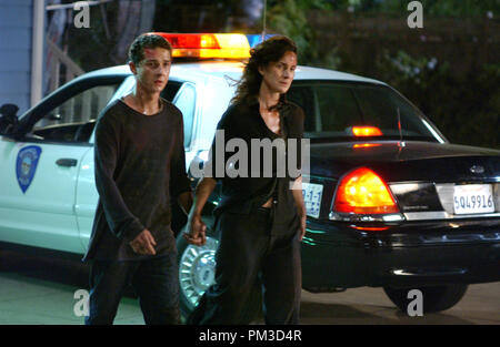 'Disturbia' Shia LaBeouf, Carrie-Anne Moss © 2007 Werke Traum Stockfoto