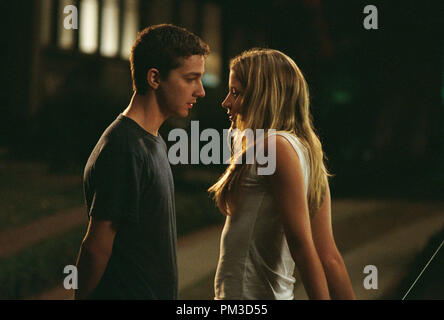 'Disturbia' Shia LaBeouf, Sarah Roemer © 2007 Werke Traum Stockfoto