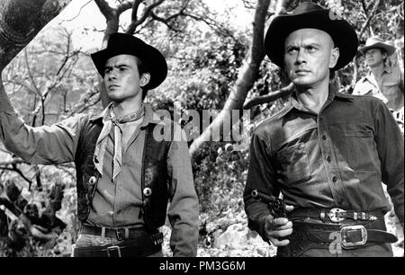 Horst Buchholz und Yul Brynner, "Die glorreichen Sieben" 1960 MGM/UA Datei Referenz # 30732 461 THA Stockfoto