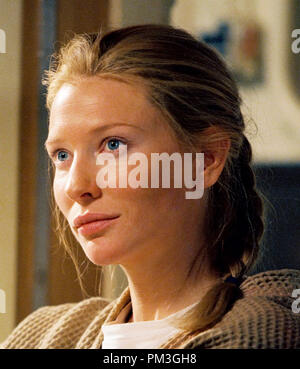 Szenenfoto aus "Das Leben im Wasser mit Steve Zissou" Cate Blanchett © 2004 Touchstone Pictures Datei Referenz # 307351148 THA nur für redaktionelle Verwendung - Alle Rechte vorbehalten Stockfoto