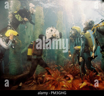 Szenenfoto aus "Das Leben im Wasser mit Steve Zissou' © 2004 Touchstone Pictures Datei Referenz # 307351155 THA nur für redaktionelle Verwendung - Alle Rechte vorbehalten Stockfoto