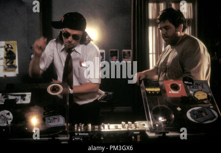Film noch aus der haun Der Toten" Simon Pegg, Nick Frost © 2004 Rogue Features-Datei Referenz # 30735686 THA nur für redaktionelle Verwendung - Alle Rechte vorbehalten Stockfoto