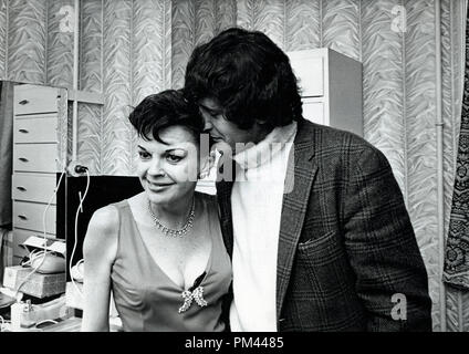 Judy Garland mit ihrem fünften Ehemann Mickey Deans nach Ihrem "Gespräch der Stadt "kabaret Leistung, Januar 1969. Datei Referenz Nr. 1017 005 THA © GFS/Hollywood Archiv - Alle Rechte vorbehalten. Stockfoto