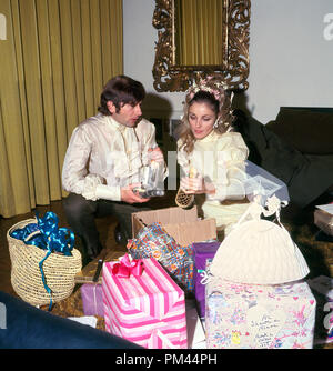 Sharon Tate und Roman Polanski auf Hochzeit präsentiert am Tag ihrer Hochzeit, Januar 20,1968. Datei Referenz Nr. 1027 0021 THA © GFS/Hollywood Archiv - Alle Rechte vorbehalten. Stockfoto