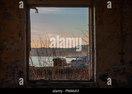 Feder Listvtanka Stadt auf Baykal See, Russland Stockfoto