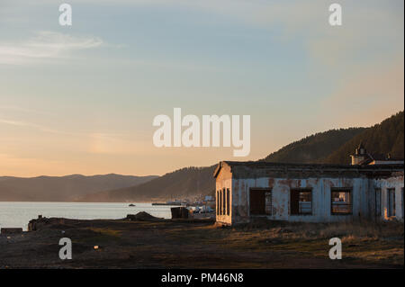 Feder Listvtanka Stadt auf Baykal See, Russland Stockfoto