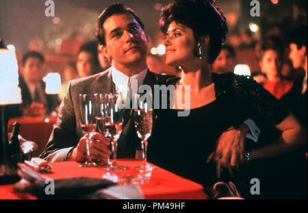 "Goodfellas", Ray Liotta, Lorraine Bracco © 1990 Warner Bros. Stockfoto