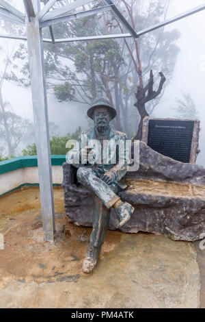 Statue von Sir Thomas Lipton an Lipton Seat, einem hohen Aussichtspunkt im Tee Plantage Hügel, Dambethenna, Haputale Berge, Sri Lanka sitzen Stockfoto