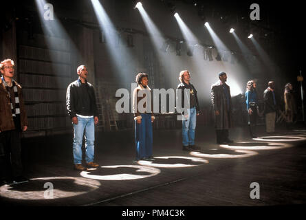 Szenenfoto aus "Mieten" Anthony Rapp, Wilson Jermaine Heredia Tracie Thoms, Adam Pascal, Jesse L. Martin, Idina Menzel, Taye Diggs, Rosario Dawson 2005 Photo Credit: Phil Bray Stockfoto