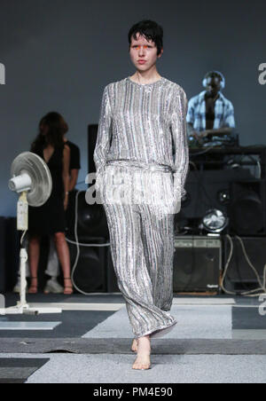 Modelle auf dem Laufsteg während der Ashish London Fashion Woche September 2018 Show im BFC-Platz in London. PRESS ASSOCIATION. Bild Datum: Sonntag, September 16, 2018. Photo Credit: Isabel Infantes/PA-Kabel Stockfoto