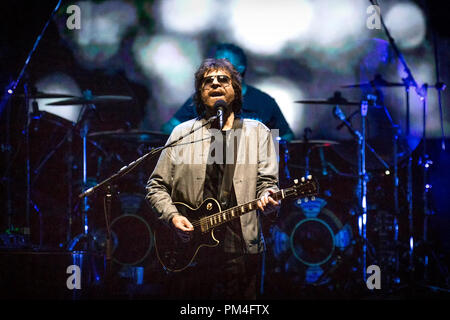 Norwegen, Oslo - September 14, 2018. Die englische Band Jeff Lynne ELO führt ein Live Konzert in Oslo Spektrum in Oslo. Hier Sänger und Songwriter Jeff Lynne ist live auf der Bühne gesehen. (Foto: Gonzales Foto - Terje Dokken). Stockfoto