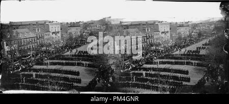 Washington, D.C. Präsident Lincolns trauerzug an der Pennsylvania Avenue, 19. April 1865. Datei Referenz Nr. 1003 076 THA Stockfoto