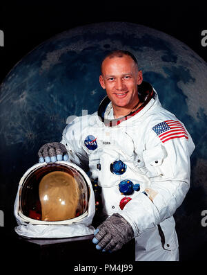 Astronaut Edwin E. Aldrin, Jr. (Buzz), Juli 1969. Aldrin war die zweite Person auf dem Mond zu spazieren. Er war der Mondlandefähre Pilot auf Apollo 11 die erste bemannte Mondlandung in der Geschichte. Er setzte seinen Fuß auf den Mond um 03:15:16 am Juli 21, 1969 (UTC), folgende Mission commander Neil Armstrong. Datei Referenz Nr. 1003 616 THA Stockfoto