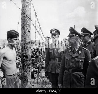 SS-Chef Heinrich Himmler inspiziert ein Kriegsgefangenenlager in Russland, ca. 1941 Datei Referenz Nr. 1003 685 THA Stockfoto