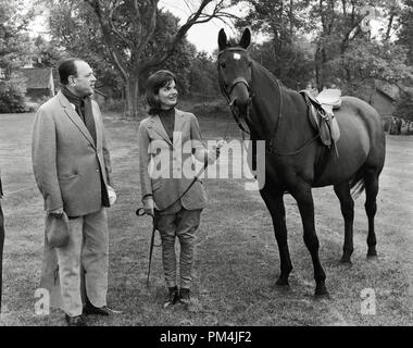 First Lady Jacqueline Kennedy und Präsident von Pakistan Ayub Khan, Washington, DC, 1962 Datei Referenz Nr. 1003 695 THA Stockfoto