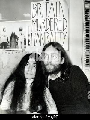 Beatle John Lennon und Yoko Ono, Dezember 1969. Datei Referenz Nr. 1013 025 THA © GFS/Hollywood Archiv - Alle Rechte vorbehalten. Stockfoto