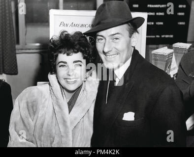 Elizabeth Taylor und ihr zweiter Ehemann Michael Wilding, November 1956. Datei Referenz Nr. 1014 042 THA © GFS/Hollywood Archiv - Alle Rechte vorbehalten. Stockfoto