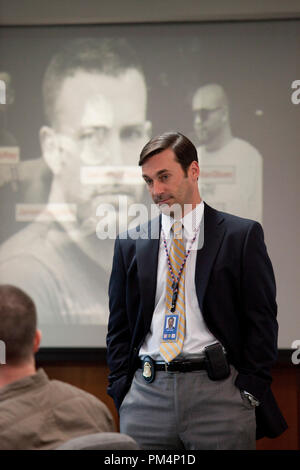 JON HAMM als FBI Special Agent Adam Frawley in Warner Bros. Pictures' und legendären Bilder "Crime Drama "Die Stadt" von Warner Bros. Pictures vertrieben. Stockfoto