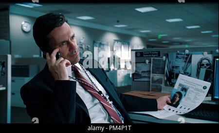 JON HAMM als FBI Special Agent Adam Frawley in Warner Bros. Pictures' und legendären Bilder "Crime Drama "Die Stadt" von Warner Bros. Pictures vertrieben. Stockfoto