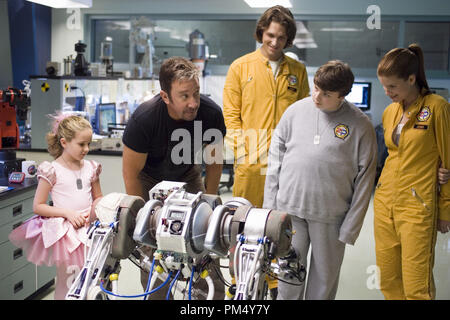 Studio Werbung noch von 'Zoom' Ryan Newman, Tim Allen, Michael Cassidy, Spencer Breslin, Kate Mara © 2006 Sony Pictures Photo Credit: Ava Gerlitz Datei Referenz # 307372845 THA nur für redaktionelle Verwendung - Alle Rechte vorbehalten Stockfoto