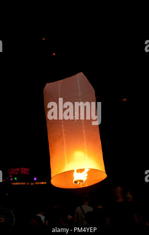 Sky Lantern - Alle Parteien (Ferien) - Thailand Lanterne céleste - Lanterne Volante Stockfoto