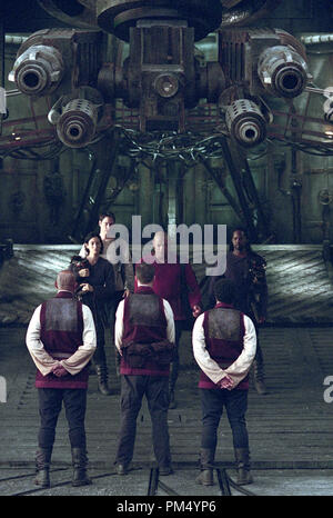 Film Still / Werbung immer noch von der "Matrix Reloaded" Carrie-Anne Moss, Keanu Reeves, Laurence Fishburne, Harold Perrineau © 2003 Warner Brothers Photo Credit: jasin Boland Datei Referenz # 30753324 THA nur für redaktionelle Verwendung - Alle Rechte vorbehalten Stockfoto