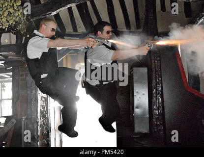 Hot Fuzz Simon Pegg, Nick Frost © 2007 Rogue Pictures Stockfoto