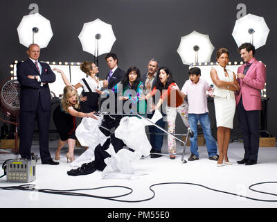 "Ugly Betty" Alan Dale, Ashley Jensen, Unterart Becki Newton, Eric Mabius, America Ferrera, Tony Plana, Ana Ortiz, Mark Indelicato, Vanessa Williams, Michael Urie 2006 Stockfoto