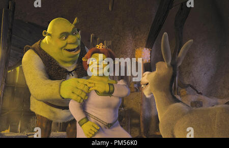 Szenenfoto aus "Shrek 2 "Shrek, Prinzessin Fiona, Esel © 2004 DreamWorks Datei Referenz # 307351223 THA nur für redaktionelle Verwendung - Alle Rechte vorbehalten Stockfoto