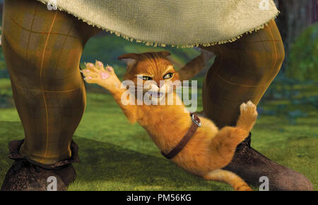 Szenenfoto aus "Shrek 2" Der gestiefelte Kater © 2004 Dream Works Foto mit freundlicher Genehmigung von Dream Works Pictures Datei Referenz # 307351235 THA nur für redaktionelle Verwendung - Alle Rechte vorbehalten Stockfoto