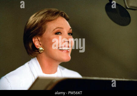 Szenenfoto aus "Shrek 2" Julie Andrews © 2004 Dream Works Photo Credit: Kelvin Jones Datei Referenz # 307351242 THA nur für redaktionelle Verwendung - Alle Rechte vorbehalten Stockfoto