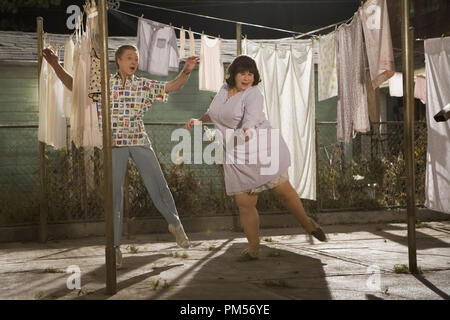 Szenenfoto aus "Hairspray", Christopher Walken, John Travolta © 2007 New Line Cinema Foto: David James Datei Referenz # 307351405 THA nur für redaktionelle Verwendung - Alle Rechte vorbehalten Stockfoto