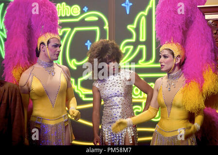 Studio Werbung immer noch von "Miss Congeniality 2: Armed und fabelhafte' Diedrich Bader, Regina King, Sandra Bullock © 2005 Warner Brothers Foto von Frank Masi Datei Referenz # 307361834 THA nur für redaktionelle Verwendung - Alle Rechte vorbehalten Stockfoto