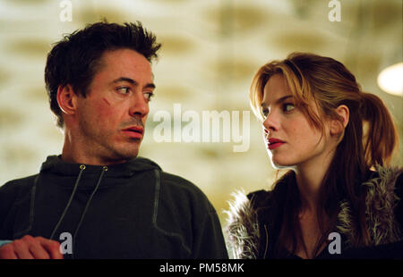 Studio Werbung noch von 'Kiss Kiss, Bang Bang" Robert Downey Jr., Michelle Monaghan © 2005 Warner Brothers Foto von John bramley Datei Referenz # 307361845 THA nur für redaktionelle Verwendung - Alle Rechte vorbehalten Stockfoto