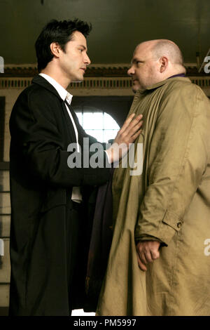 Studio Werbung immer noch von "Constantine" Keanu Reeves, Pruitt Taylor Vince © 2005 Warner Brothers Foto von David James Datei Referenz # 307362221 THA nur für redaktionelle Verwendung - Alle Rechte vorbehalten Stockfoto