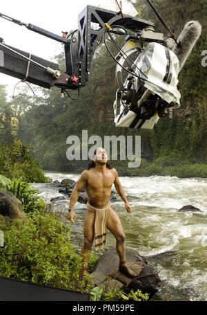 Studio Werbung immer noch von "Apocalypto" Rudy Youngblood © 2006 Icon Distribution Inc. Photo Credit: Andrew Cooper Datei Referenz # 307371356 THA nur für redaktionelle Verwendung - Alle Rechte vorbehalten Stockfoto