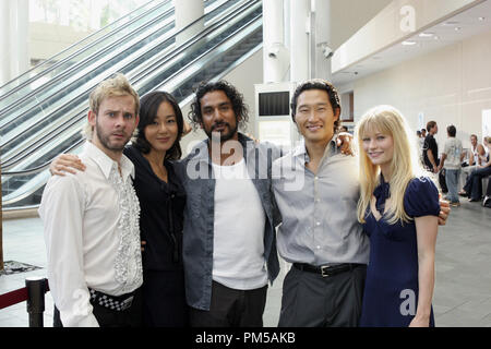 Studio Werbung immer noch von "Verloren" (Episode Name: Weitere Anweisungen) Dominic Monaghan, Naveen Andrews, Yunjin Kim, Daniel Dae Kim, Emilie De Ravin 2006 Photo Credit: Mario Perez Datei Referenz # 307371924 THA nur für redaktionelle Verwendung - Alle Rechte vorbehalten Stockfoto