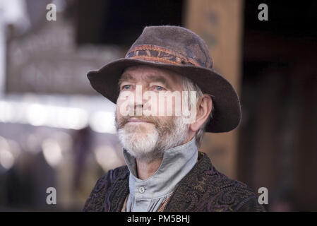 Szene aus "Der Goldene Kompass" Tom Courtenay © 2007 New Line Cinema Photo Credit: Laurie Sparham Datei Referenz # 30738659 THA nur für redaktionelle Verwendung - Alle Rechte vorbehalten Stockfoto