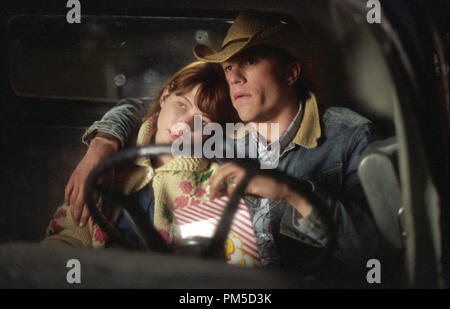 Film Still / Werbung immer noch von "Brokeback Mountain" Michelle Williams, Heath Ledger © 2005 Focus Features Photo Credit: Kimberley Französisch Datei Referenz # 307361400 THA nur für redaktionelle Verwendung - Alle Rechte vorbehalten Stockfoto