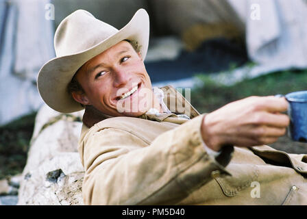 Film Still / Werbung immer noch von "Brokeback Mountain" Heath Ledger © 2005 Focus Features Photo Credit: Kimberley Französisch Datei Referenz # 307361409 THA nur für redaktionelle Verwendung - Alle Rechte vorbehalten Stockfoto