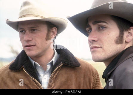 Film Still / Werbung immer noch von "Brokeback Mountain" Heath Ledger, Jake Gyllenhaal © 2005 Focus Features Photo Credit: Kimberley Französisch Datei Referenz # 30736252 THA nur für redaktionelle Verwendung - Alle Rechte vorbehalten Stockfoto