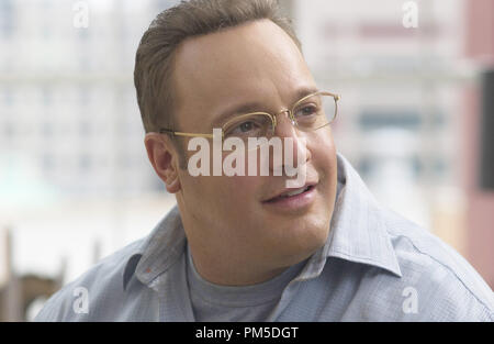 Film Still / Werbung immer noch von "Hitch" Kevin James © 2005 Columbia Pictures Photo Credit: Barry Wetcher Datei Referenz # 30736411 THA nur für redaktionelle Verwendung - Alle Rechte vorbehalten Stockfoto