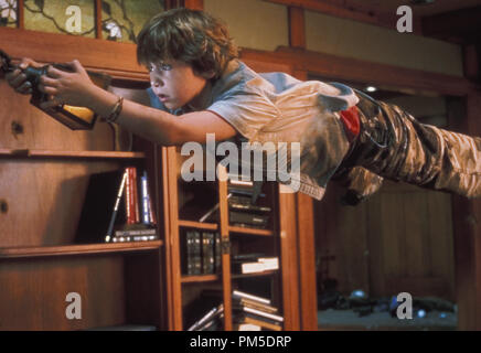 Film Still / Werbung immer noch von "zathura" Jonah Bobo © 2005 Columbia Photo Credit: Merrick Morton Datei Referenz # 30736549 THA nur für redaktionelle Verwendung - Alle Rechte vorbehalten Stockfoto