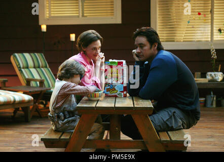 Film Still / Werbung immer noch von "The Martian Child" Bobby Coleman, Joan Cusack, John Cusack © 2006 New Line Cinema Photo Credit: Alan Markfield Datei Referenz # 30736845 THA nur für redaktionelle Verwendung - Alle Rechte vorbehalten Stockfoto