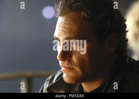 Studio Werbung immer noch von "besitzen wir die Nacht' Joaquin Phoenix © 2007 Columbia Pictures Photo Credit: Anne Joyce Datei Referenz # 307381957 THA nur für redaktionelle Verwendung - Alle Rechte vorbehalten Stockfoto