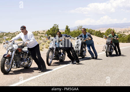 Studio Werbung immer noch von "Wild Hogs" John Travolta, Martin Lawrence, Tim Allen, William H. Macy © 2007 Touchstone Pictures Photo Credit: Lorey Sebastian Datei Referenz # 307381978 THA nur für redaktionelle Verwendung - Alle Rechte vorbehalten Stockfoto