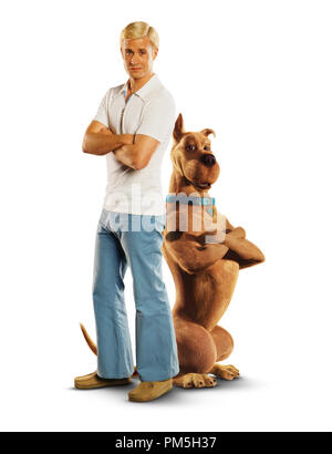 Studio Werbung noch aus dem cooby-Doo' Freddie Prinze Jr. und Scooby-Doo © 2002 Warner Bros. Stockfoto