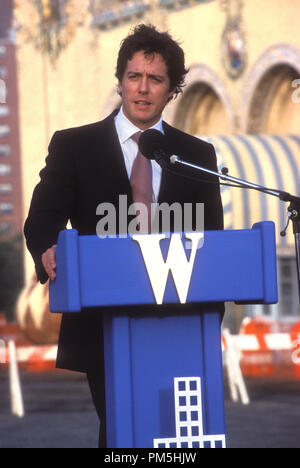 Film Still / Werbung immer noch von "Zwei Wochen" Hugh Grant © 2002 Warner Brothers Photo Credit: Barry Wetcher Stockfoto